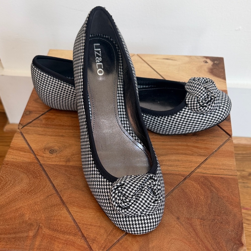 Liz & Co. Black & White Houndstooth Rosette Ballet Flats, 8 1/2- Preppy, Chic